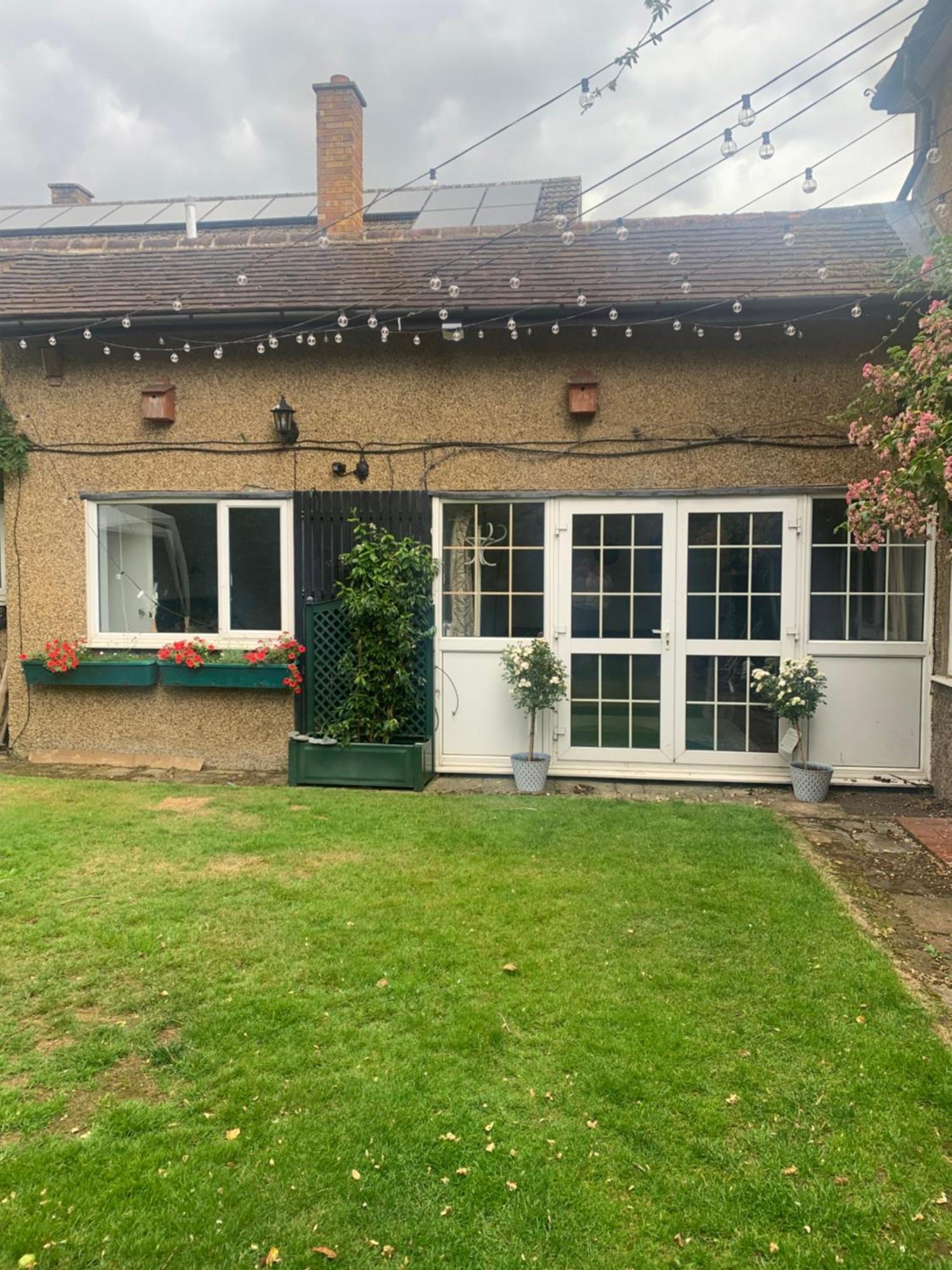 Newly Refurbished One Bedroom With Additional Sofa Bed Self Contained Flat In Garden Abbots Langley 外观 照片